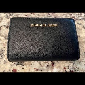 Michael Kors Jet Set Travel Wallet
